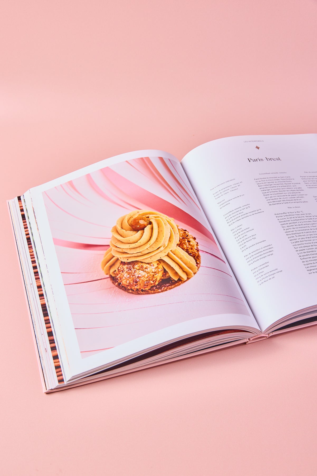 Livre Angelina, 50 Recettes Iconiques d’une Institution Parisienne