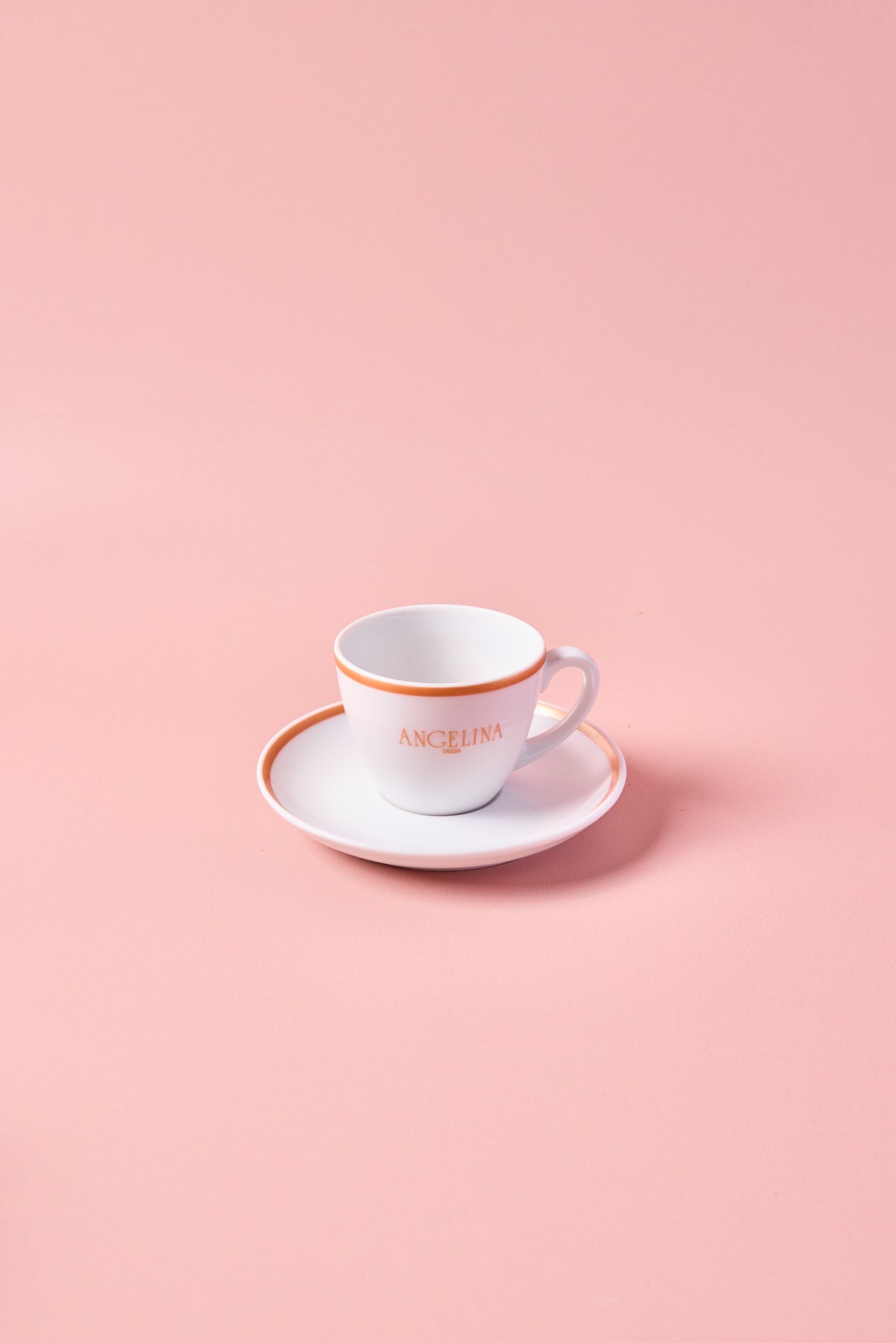 Tasse et sous-tasse à café